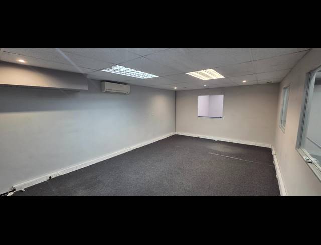 720M² WAREHOUSE TO LET IN RIVERSIDE PARK